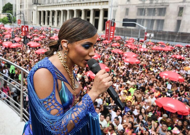 Anitta takes a stand on Brazil Presidential Election