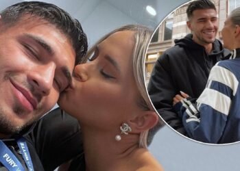 Molly Mae celebrates 3 years with Tommy Fury